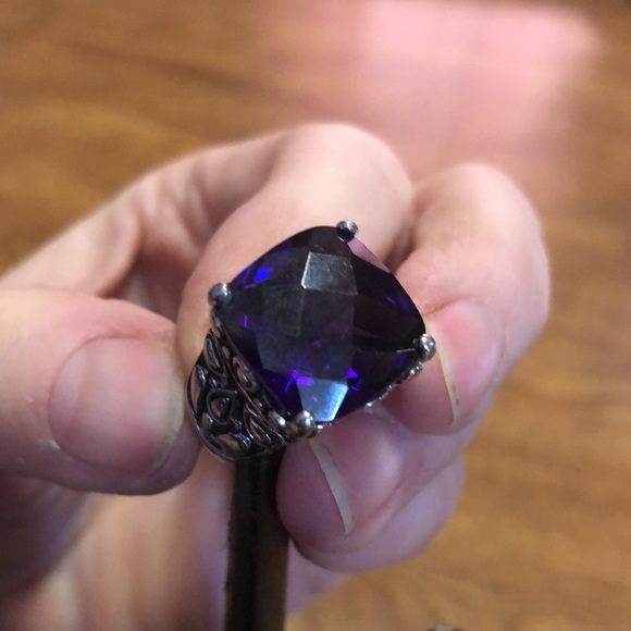 Large Purple Stone Faux Silver Ring - Picture 10 of 12